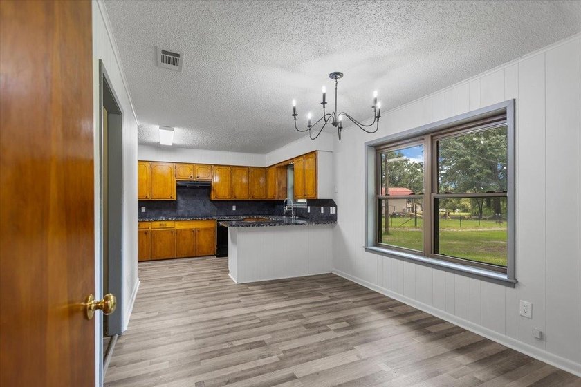 Looking for the perfect place to enjoy East Texas lake living? - photo 6