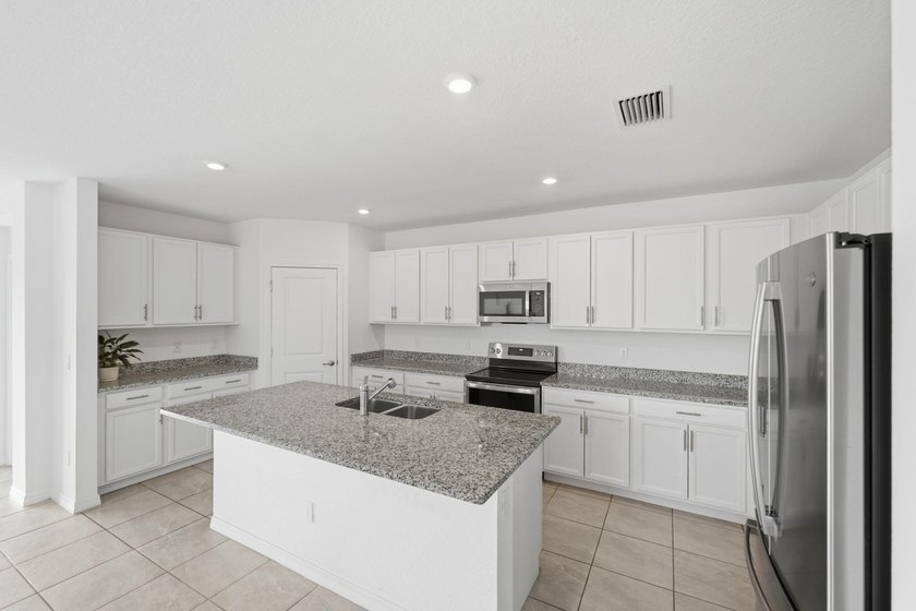 4 BEDROOMS | 3 BATHROOMS | PRIVATE GUEST APARTMENT | NO HOA | - photo 12
