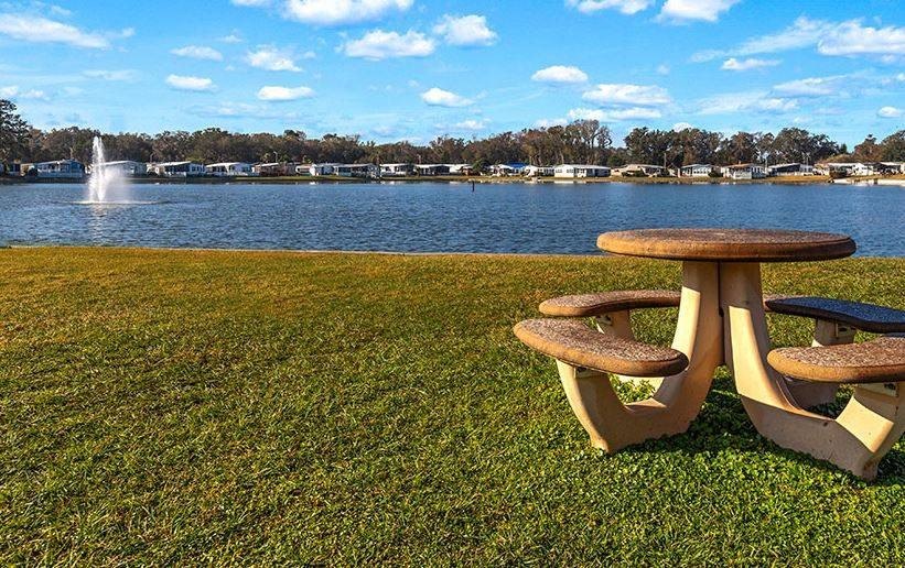 Welcome home to this beautiful double-wide 2-bedroom, 2-bath - photo 13