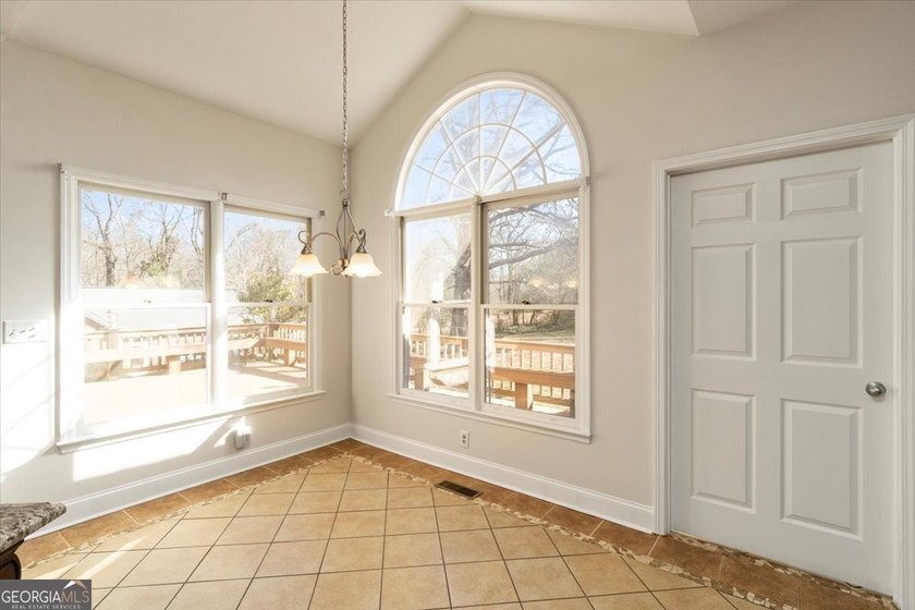 FABULOUS VIEWS, LOCATION, AND TRADITION In OCONEE this Ideally - photo 14