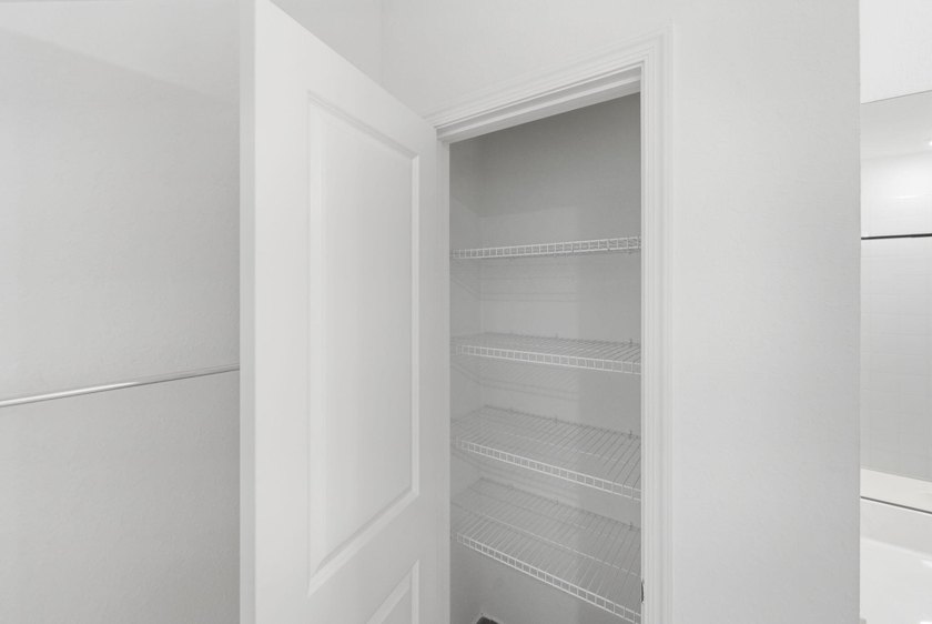 4 BEDROOMS | 3 BATHROOMS | PRIVATE GUEST APARTMENT | NO HOA | - photo 25