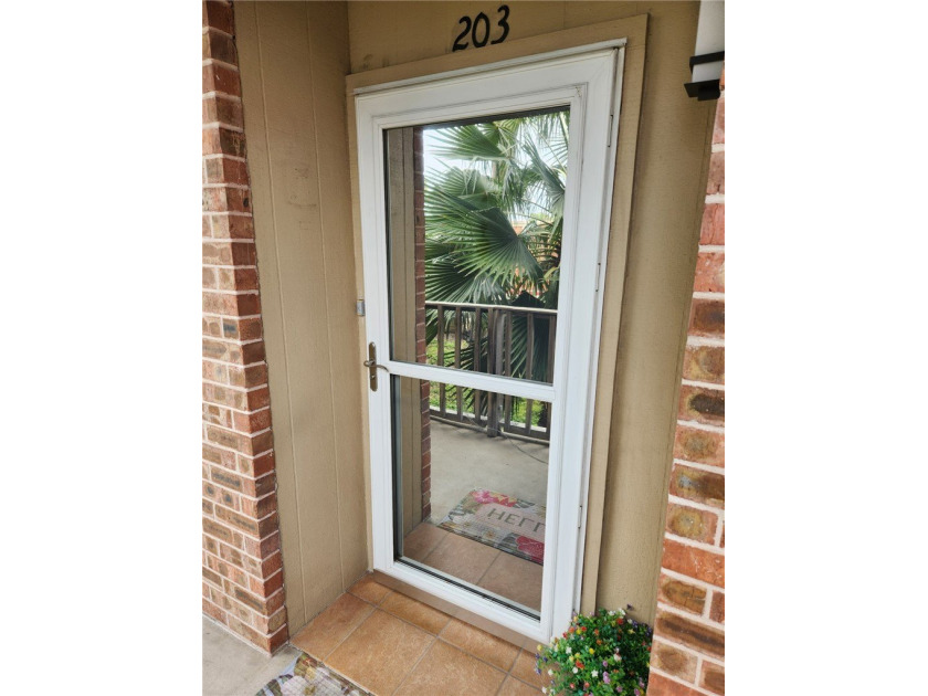 INVESTORS!!!!REDUCED!!!!!! PRICED TO SELL!!!!This beautifully - photo 3