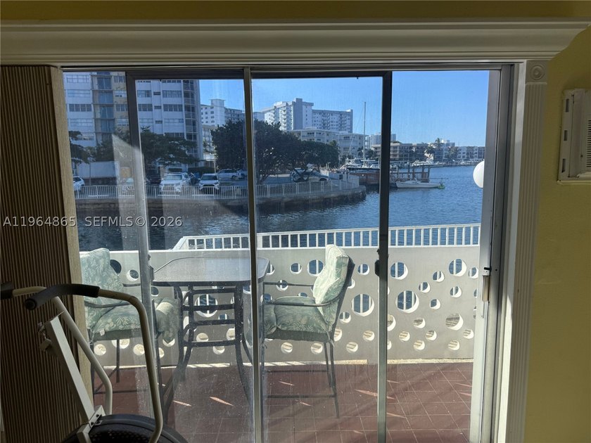 Enjoy relaxed waterfront living in this first-floor 1-bedroom - photo 8