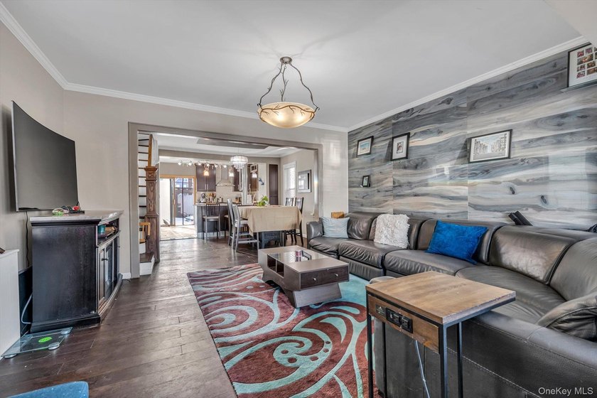 location! location! Prime Auburndale location! This tastefully - photo 2