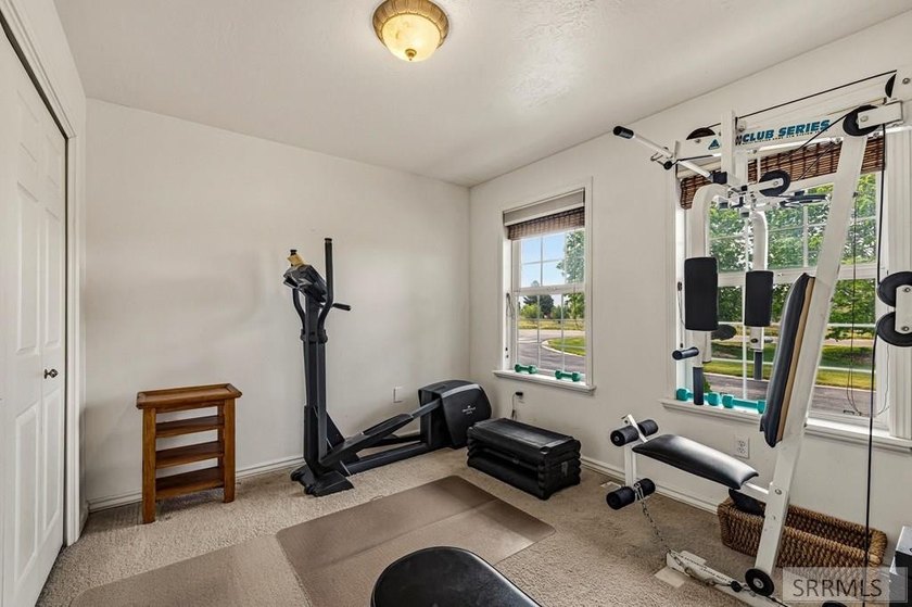 THIS PROPERTY IS CURRENTLY UNDER CONTRACT WITH A 48 HR FIRST - photo 22