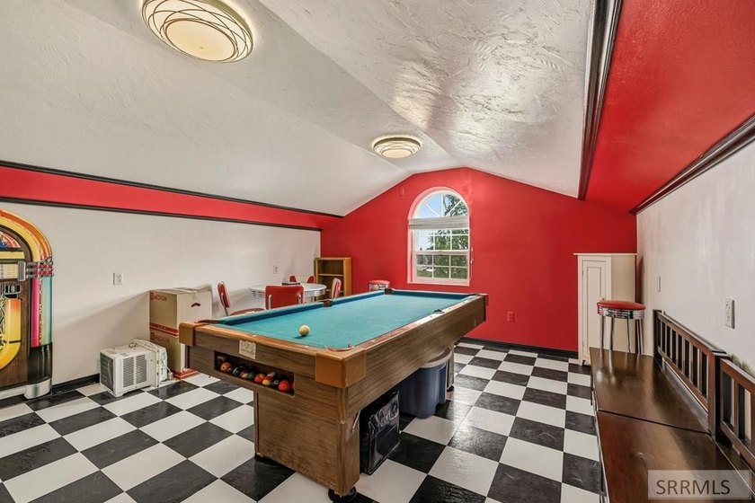 THIS PROPERTY IS CURRENTLY UNDER CONTRACT WITH A 48 HR FIRST - photo 23