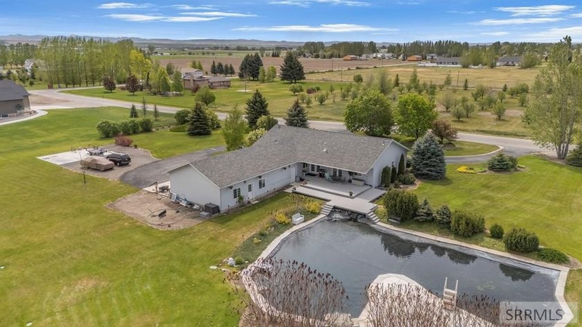 THIS PROPERTY IS CURRENTLY UNDER CONTRACT WITH A 48 HR FIRST - photo 37