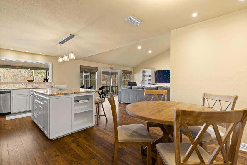Price Improvement!
SU 5 Lake Cherokee - photo 2