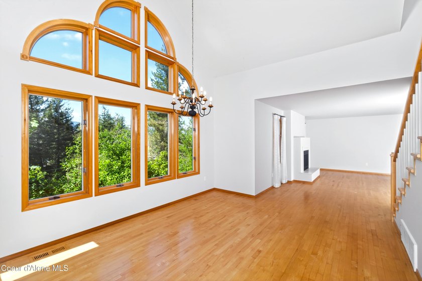 Beautifully crafted 3 bedroom, 2.5 bath home offering quality - photo 7