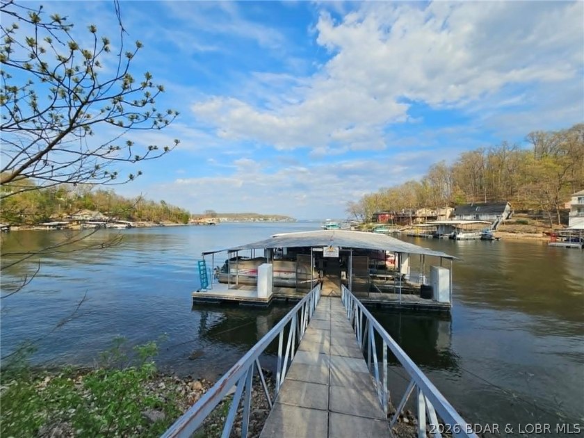 A FISHING ENTHUSIATST'S DREAM RETREAT.........This second tier 2 - photo 11