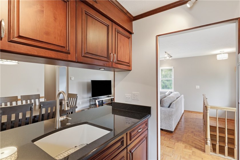 * Beautifully Designed 2nd floor End Unit with direct access - photo 14