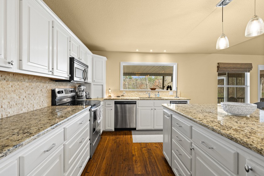 Price Improvement!
SU 5 Lake Cherokee - photo 8