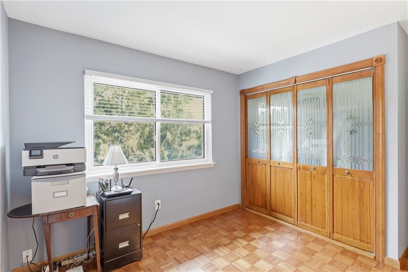 * Beautifully Designed 2nd floor End Unit with direct access - photo 21