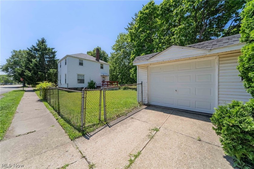 Charm meets function on this corner-lot gem in a pocket of - photo 27