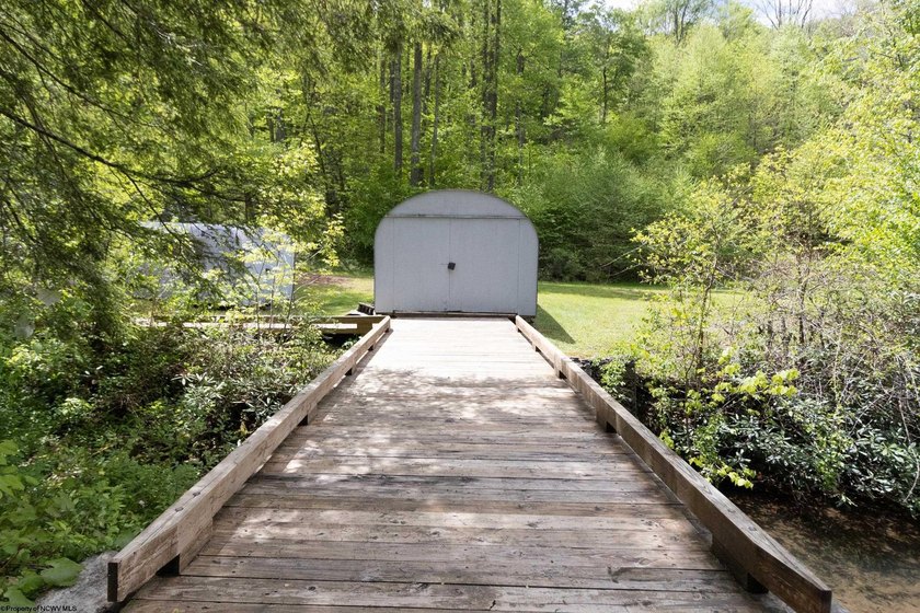 Serene Country Getaway Near Teter Lake. Escape to peace and - photo 5