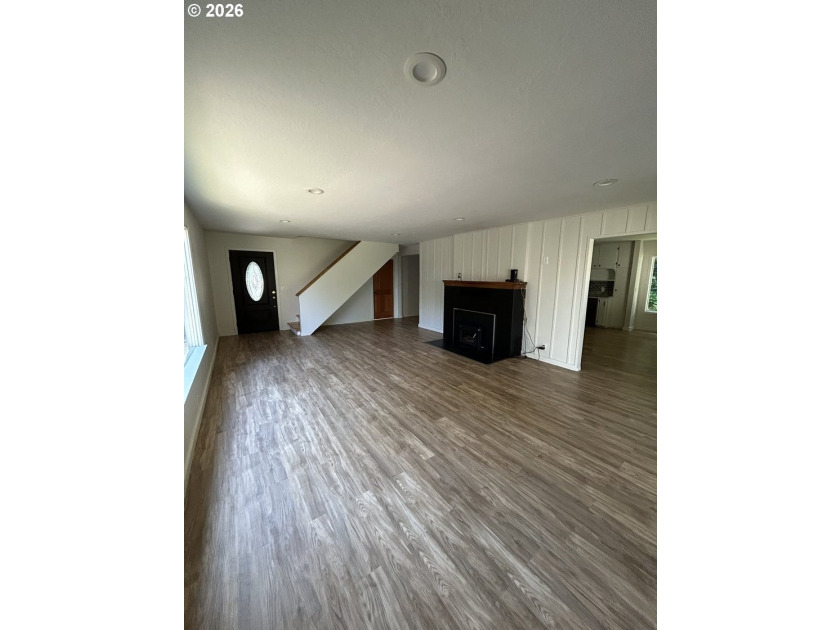 BACK ON MARKET WITH IMPROVEMENTS! Beautifully updated 3 bed 2 - photo 17