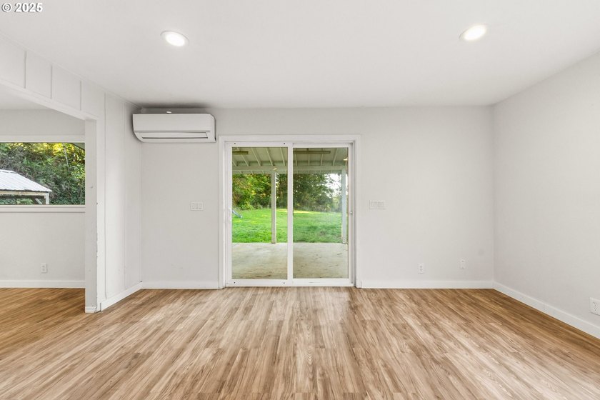 BACK ON MARKET WITH IMPROVEMENTS! Beautifully updated 3 bed 2 - photo 19