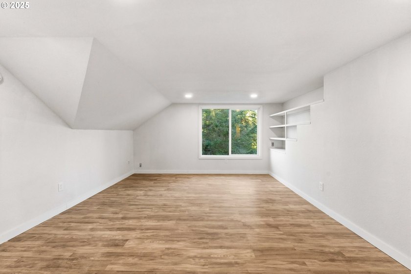 BACK ON MARKET WITH IMPROVEMENTS! Beautifully updated 3 bed 2 - photo 23