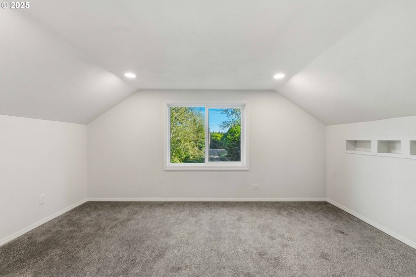 BACK ON MARKET WITH IMPROVEMENTS! Beautifully updated 3 bed 2 - photo 26