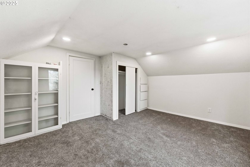 BACK ON MARKET WITH IMPROVEMENTS! Beautifully updated 3 bed 2 - photo 27
