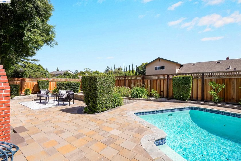 Fully updated retreat that balances modern luxury with warm - photo 33
