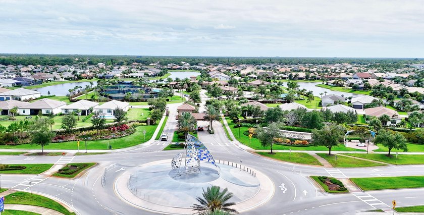 Move-in ready, this spacious 5bed, 4bath CBS home sits on a - photo 41