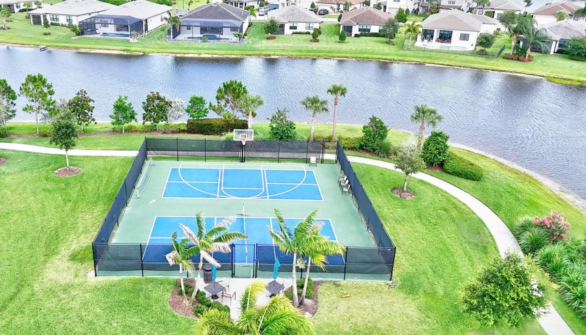 Move-in ready, this spacious 5bed, 4bath CBS home sits on a - photo 45