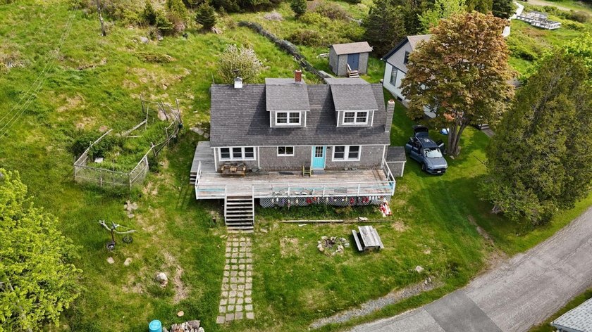 A rare inner harbor offering with a 5 bedroom house and a 32 x - photo 11