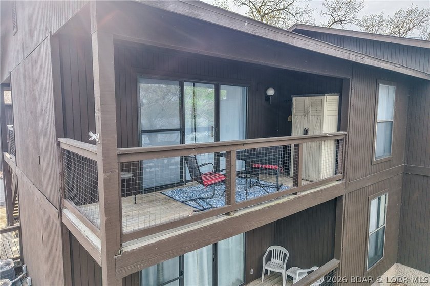 Welcome to this beautifully updated lakefront condo in one of - photo 12