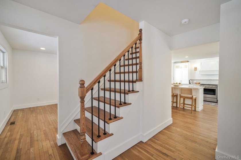 Welcome to this meticulously designed and thoughtfully - photo 4