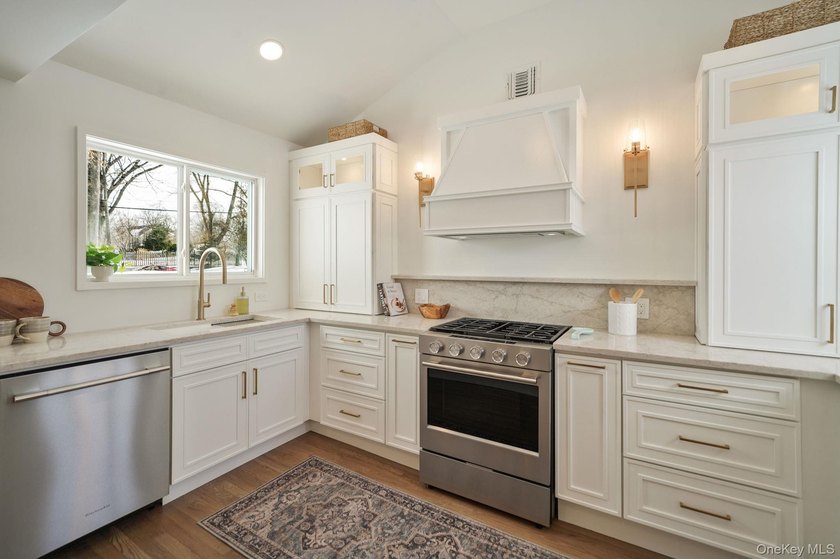Welcome to this meticulously designed and thoughtfully - photo 10