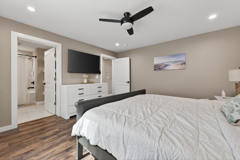 Income producing, potential Barndominiom. live and operate a - photo 14