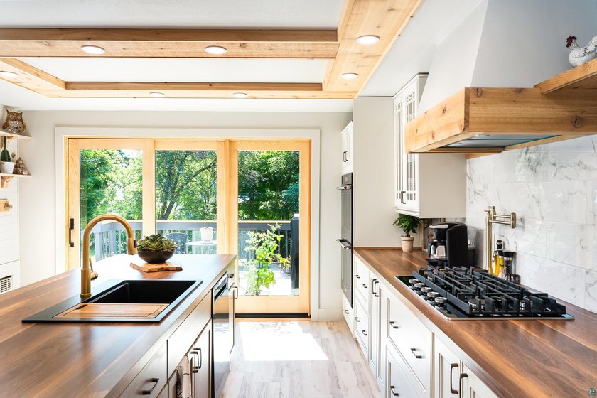 Set in the heart of Congdon, just moments from Lake Superior - photo 26