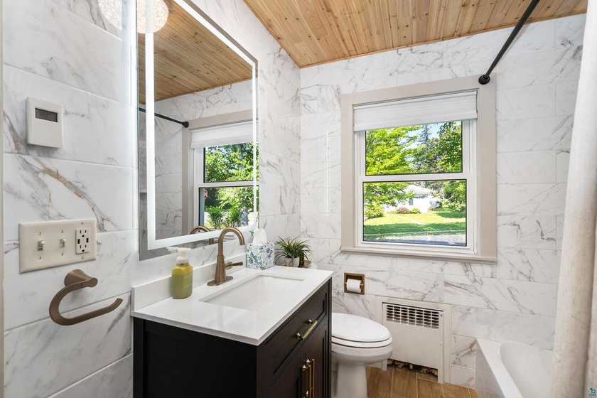Set in the heart of Congdon, just moments from Lake Superior - photo 32