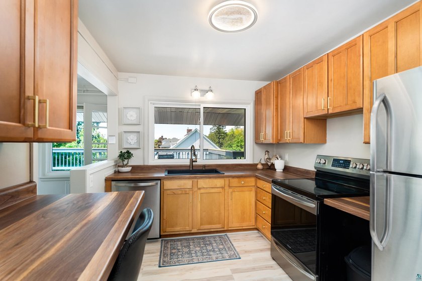 Set in the heart of Congdon, just moments from Lake Superior - photo 38