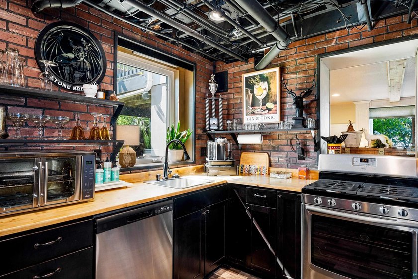 Set in the heart of Congdon, just moments from Lake Superior - photo 44