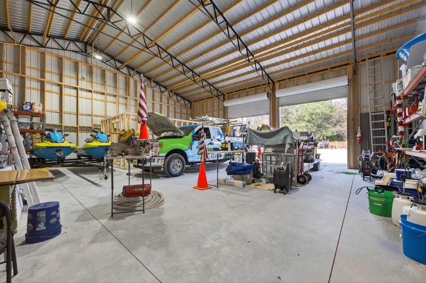 Income producing, potential Barndominiom. live and operate a - photo 44