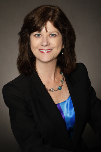 Cindy Hack on LakeHouse.com