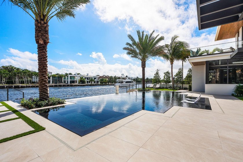 Experience a new pinnacle of luxury in this recently completed - photo 23