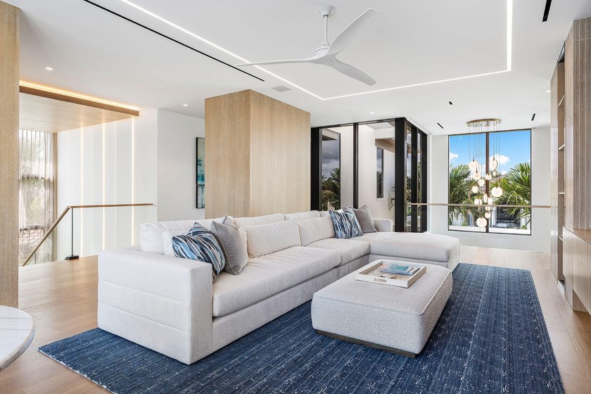 Experience a new pinnacle of luxury in this recently completed - photo 44