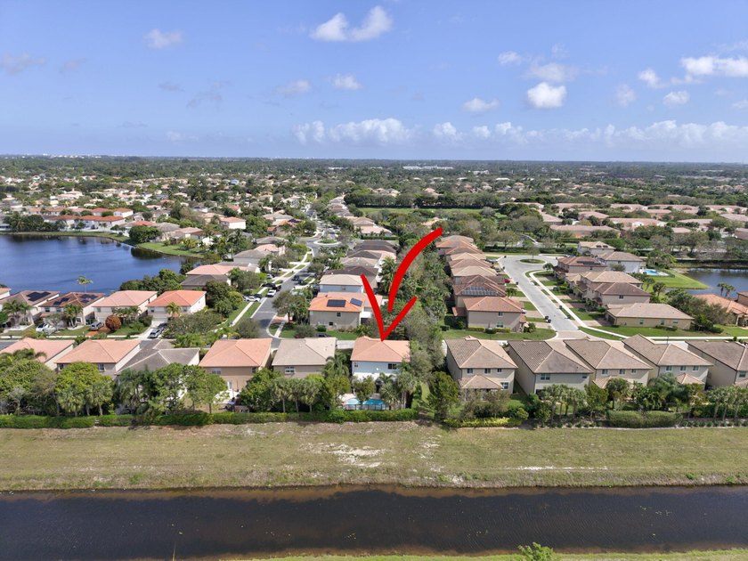 Discover this 2-story, 4-bed, 2.5-bath home w/ 2-car garage - photo 8