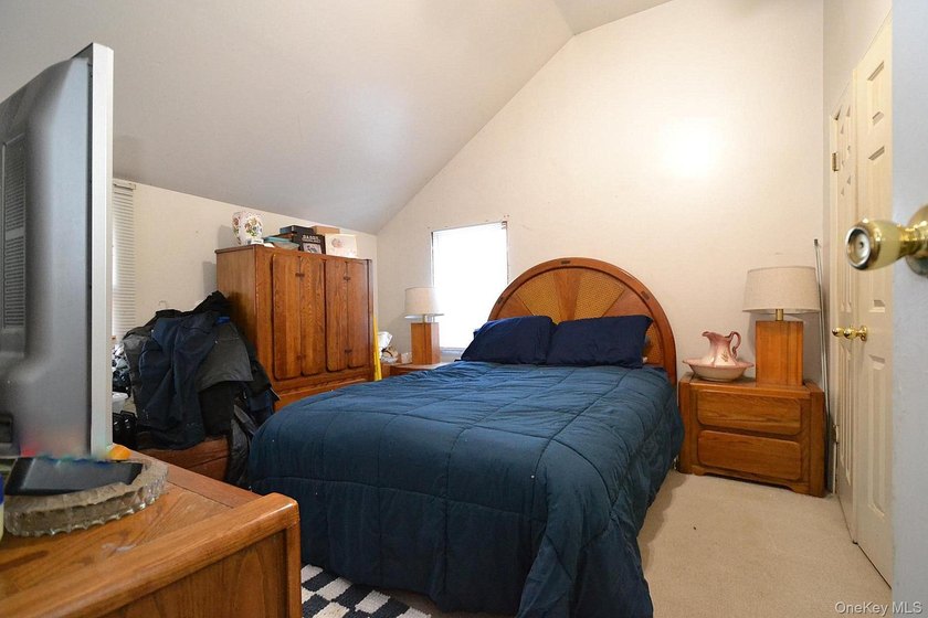 3 Bedroom, 1 bath home offering a formal living room - photo 3