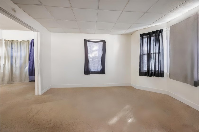 Opportunity knocks! Spacious duplex featuring two 3-bedroom - photo 11