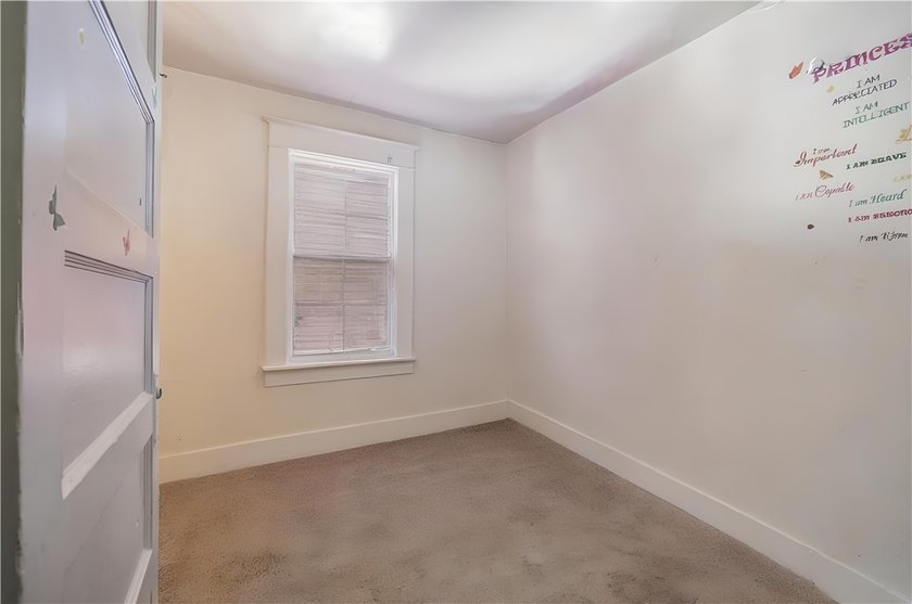 Opportunity knocks! Spacious duplex featuring two 3-bedroom - photo 16