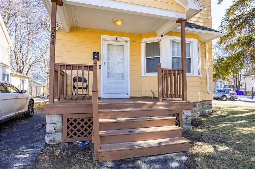Opportunity knocks! Spacious duplex featuring two 3-bedroom - photo 21