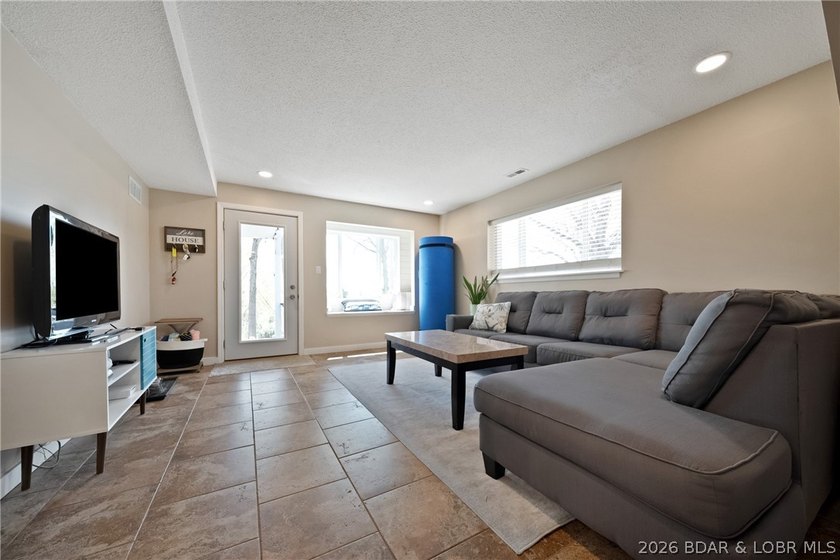 Location like this is hard to find, Osage Beach, an established - photo 40