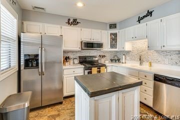 Location, location, location! This stunningly renovated 2 bed, 2 - photo 11