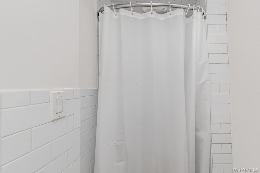 Welcome to 2234 Kingsland Ave - a cozy home on a quiet - photo 11