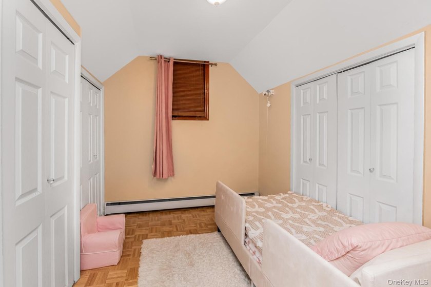 Welcome to 2234 Kingsland Ave - a cozy home on a quiet - photo 13