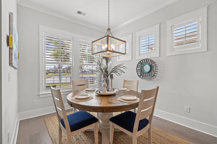 Beautifully upgraded 3-bedroom, 2.5-bath home located in the - photo 15